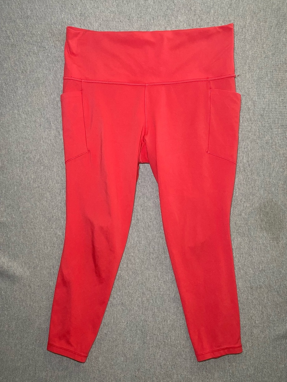 Athleta Salutation Stash Pocket II 7/8 Tight Coral Size Large Cropped